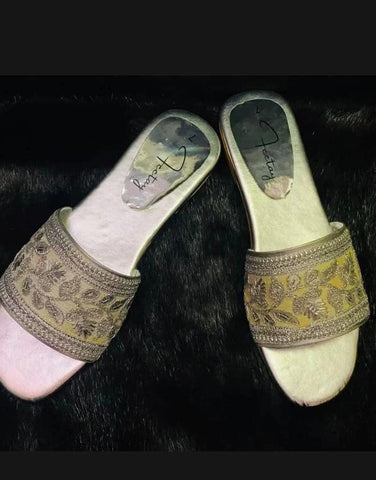 Stylish Flat Slipper for Women by Feetay